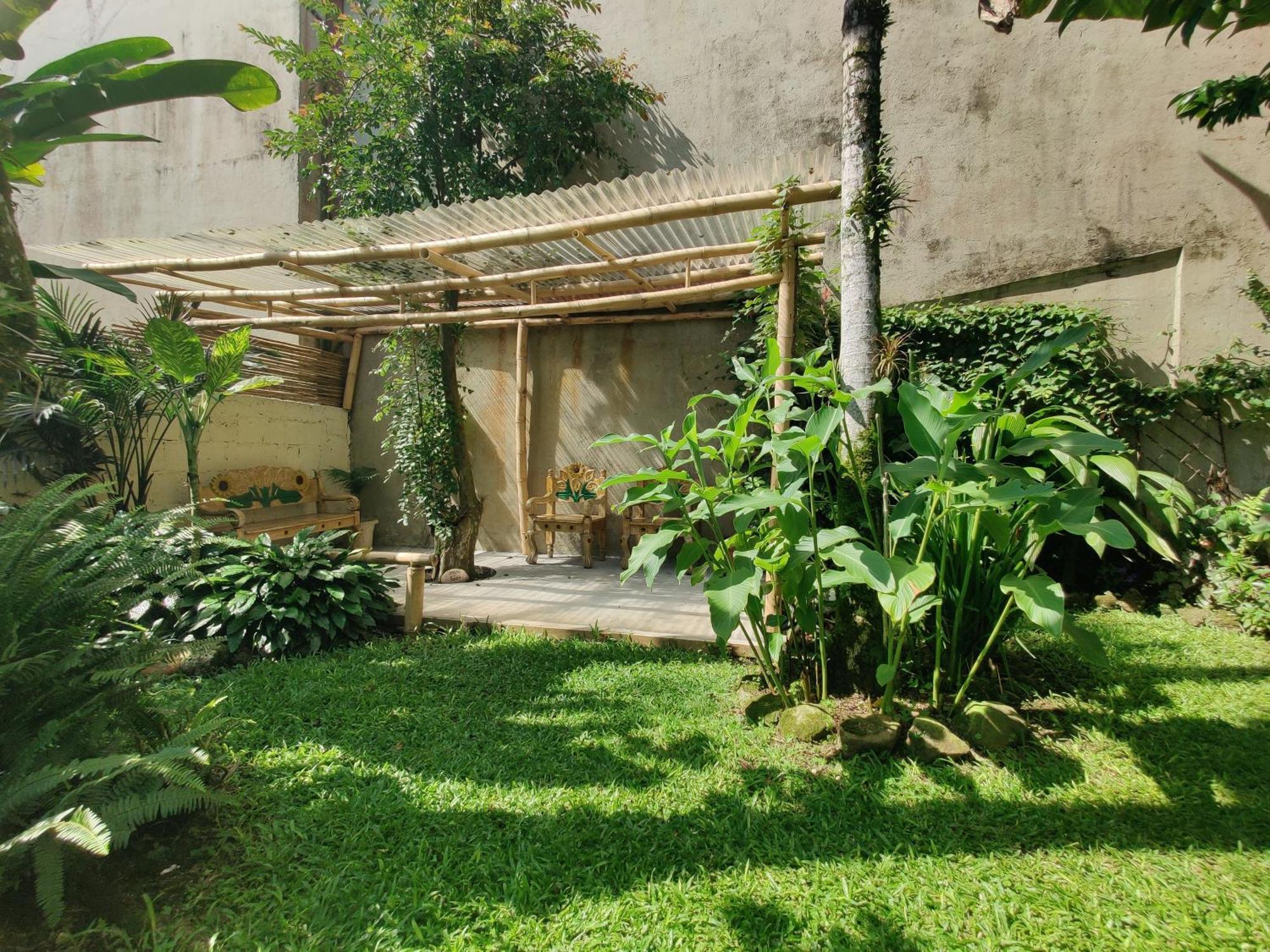 Casa De Lis Hotel & Tourist Info Centre ตูร์เรียลบา ภายนอก รูปภาพ