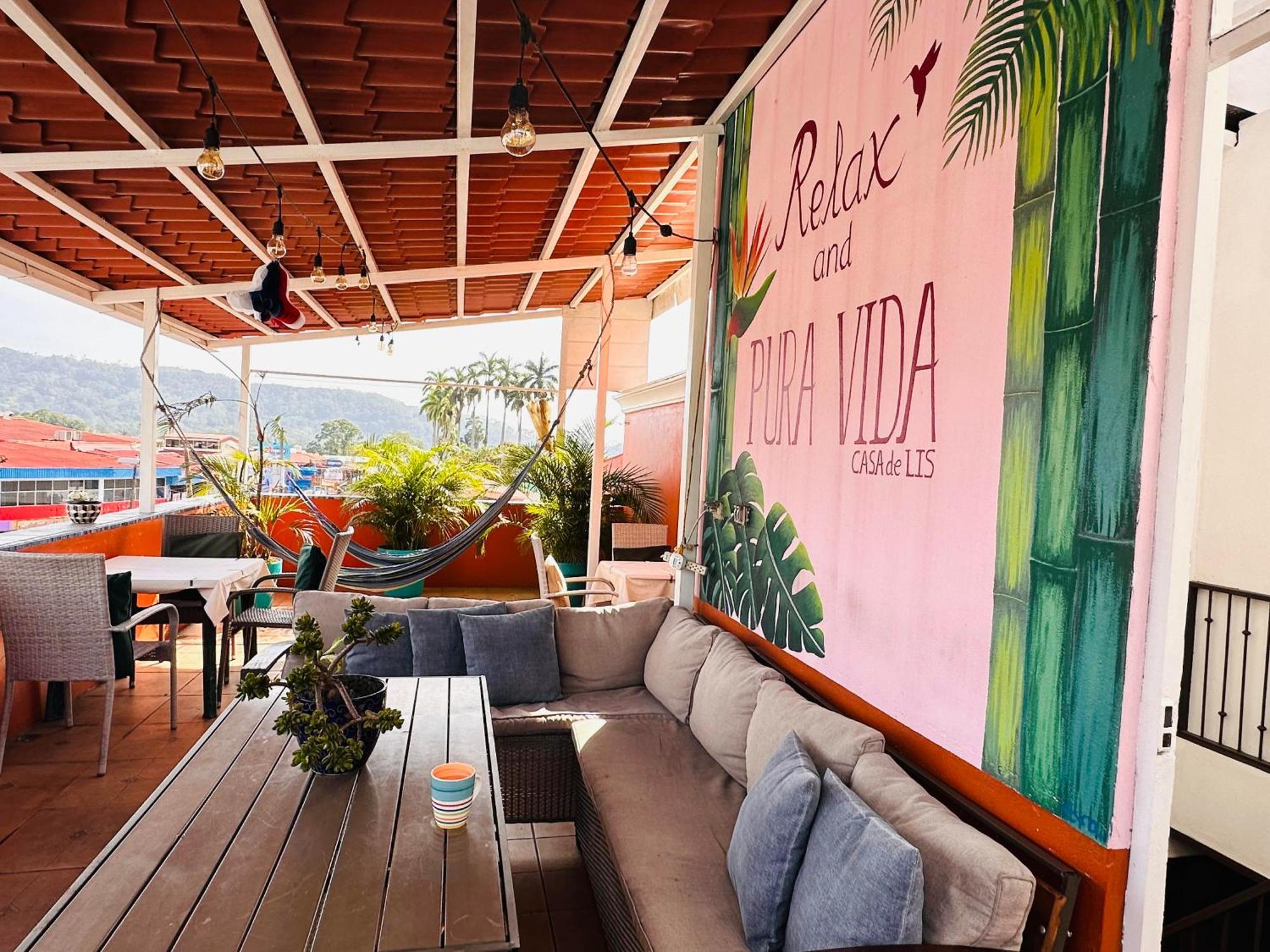 Casa De Lis Hotel & Tourist Info Centre ตูร์เรียลบา ภายนอก รูปภาพ